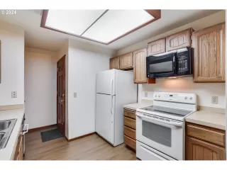 Photo #5: 24134041 Listing