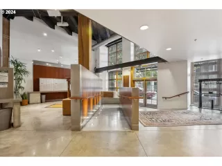 Photo #2: 24134224 Listing 