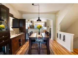 Photo #2: 24134860 Listing