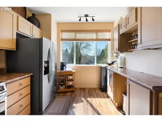 Photo #6: 24134860 Listing