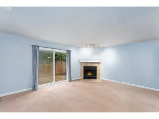 Photo #6: 24135493 Listing