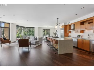 Photo #2: 24135575 Listing