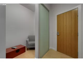 Photo #5: 24136324 Listing