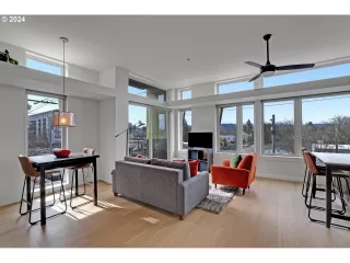 Photo #6: 24136324 Listing