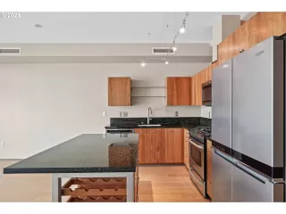 Photo #1: 24137319 Listing