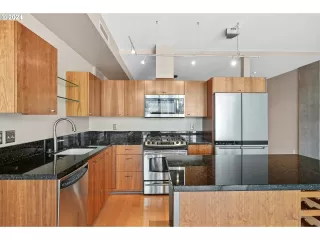 Photo #4: 24137319 Listing