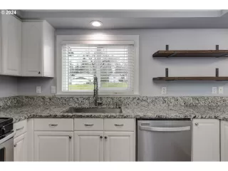 Photo #1: 24137474 Listing