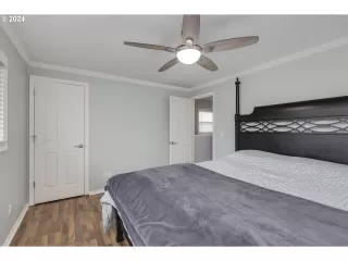 Photo #5: 24137474 Listing