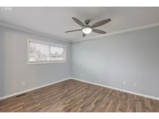 Photo #6: 24137474 Listing