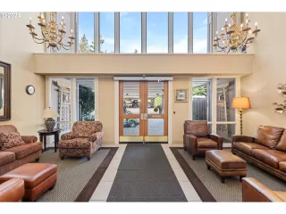 Photo #5: 24137593 Listing