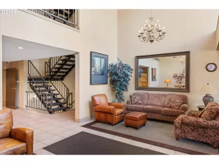 Photo #6: 24137593 Listing