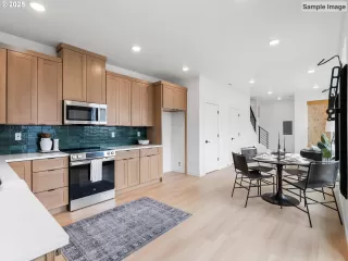 Photo #4: 241378563 Listing