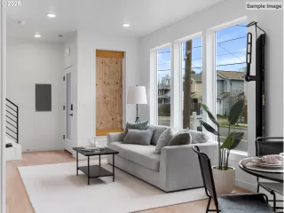 Photo #5: 241378563 Listing