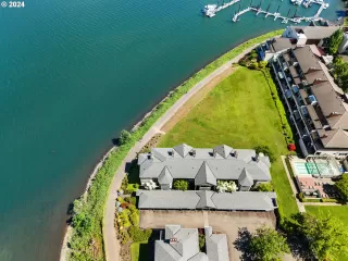 Photo #6: 24137950 Listing