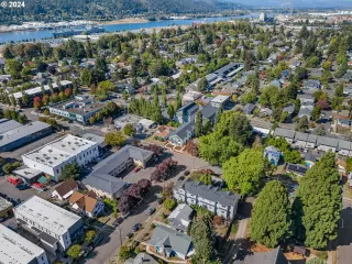 Photo #2: 24138501 Listing