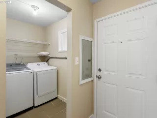 Photo #6: 24139574 Listing 