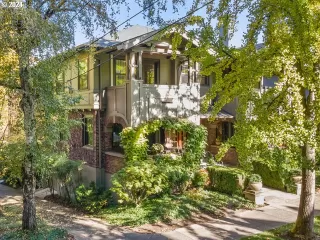 Click for more information on MLS # 24140130 : 1837 SW ELM ST 1 More Details about MLS # 24140130 : 1837 SW ELM ST 1