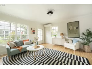 Photo #4: 24142345 Listing
