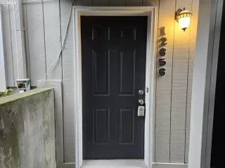 Photo #2: 24143036 Listing