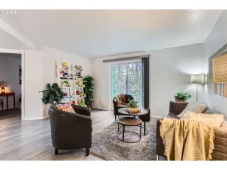 Photo #3: 24143036 Listing