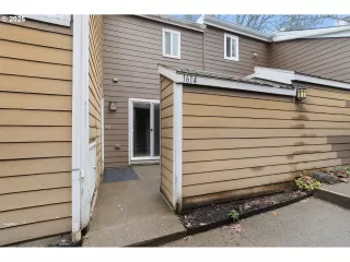 More Details about MLS # 24143187 : 1614 VILLAGE PARK PL