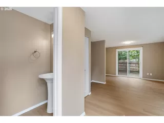 Photo #3: 24143187 Listing