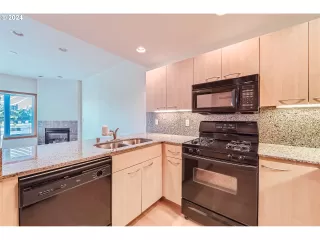 Photo #4: 24143402 Listing 