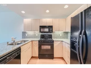 Photo #5: 24143402 Listing 