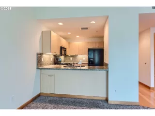 Photo #6: 24143402 Listing 