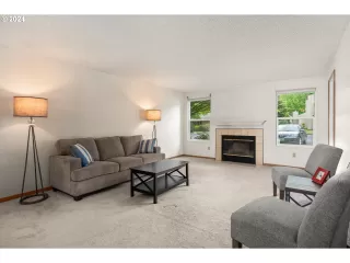 Photo #3: 24144114 Listing