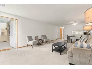 Photo #5: 24144114 Listing