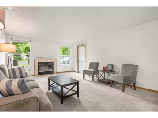 Photo #6: 24144114 Listing