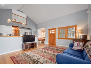 Photo #4: 24144872 Listing