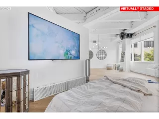 Photo #4: 24144981 Listing