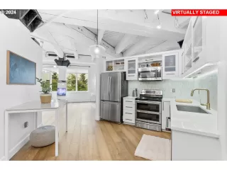 Photo #6: 24144981 Listing