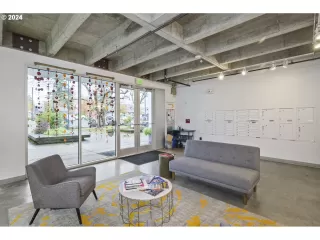 Photo #2: 24145925 Listing 