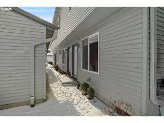 Photo #2: 24146082 Listing 