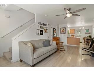 Photo #6: 24146082 Listing 