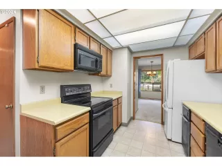 Photo #2: 24146572 Listing