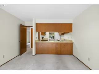 Photo #6: 24146572 Listing