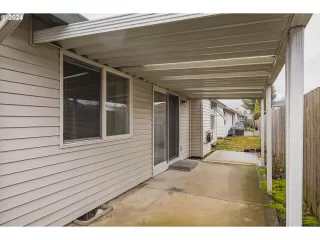 Photo #2: 24147315 Listing