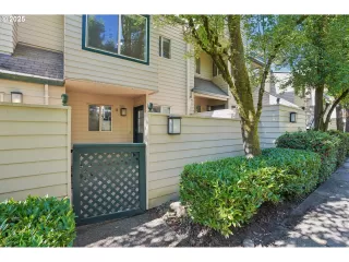 Photo #2: 24147581 Listing 