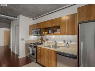 Photo #2: 24148717 Listing