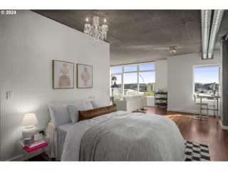 Photo #5: 24148717 Listing