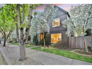 Photo #1: 24149280 Listing 