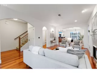 Photo #6: 24149280 Listing 