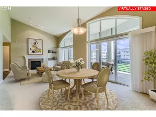 Photo #4: 24149314 Listing