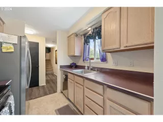 Photo #4: 24149394 Listing