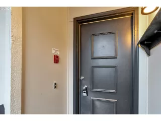 Photo #5: 24149692 Listing 