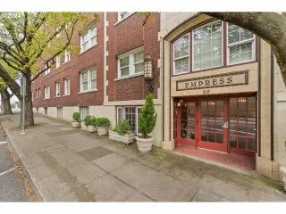 Photo #1: 24149732 Listing